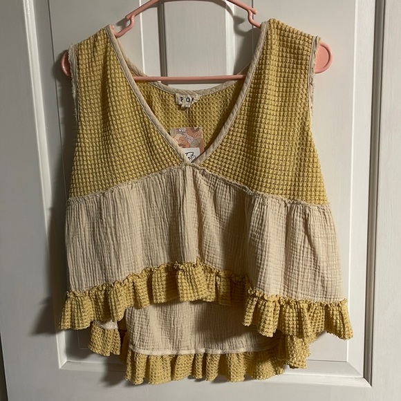 POL Tops - Ruffle crop top